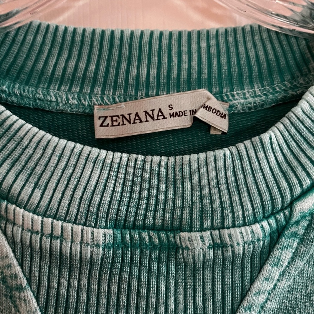 Zenana/women’s NWOT Green Crewneck Sweatshirt size S - Picture 4 of 6